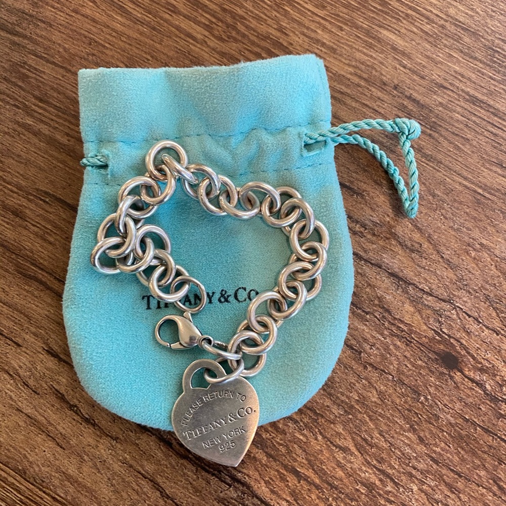 100% Authentic TIFFANY & CO heart bracelet